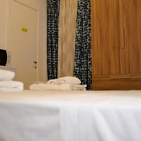 Affittacamere Punto Felice Riviera - Centro Lungomare Caracciolo 3*