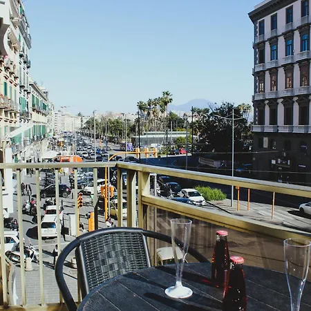 Punto Felice Riviera - Centro Citta Lungomare Caracciolo Affittacamere *
